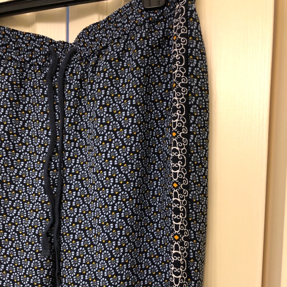 Loft patterned navy pants size small
